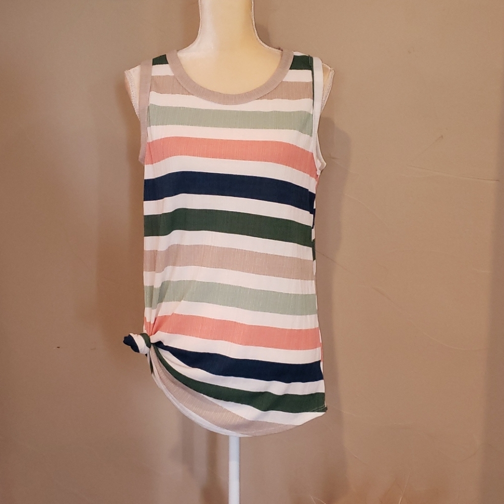 Lovely J sleeveless top